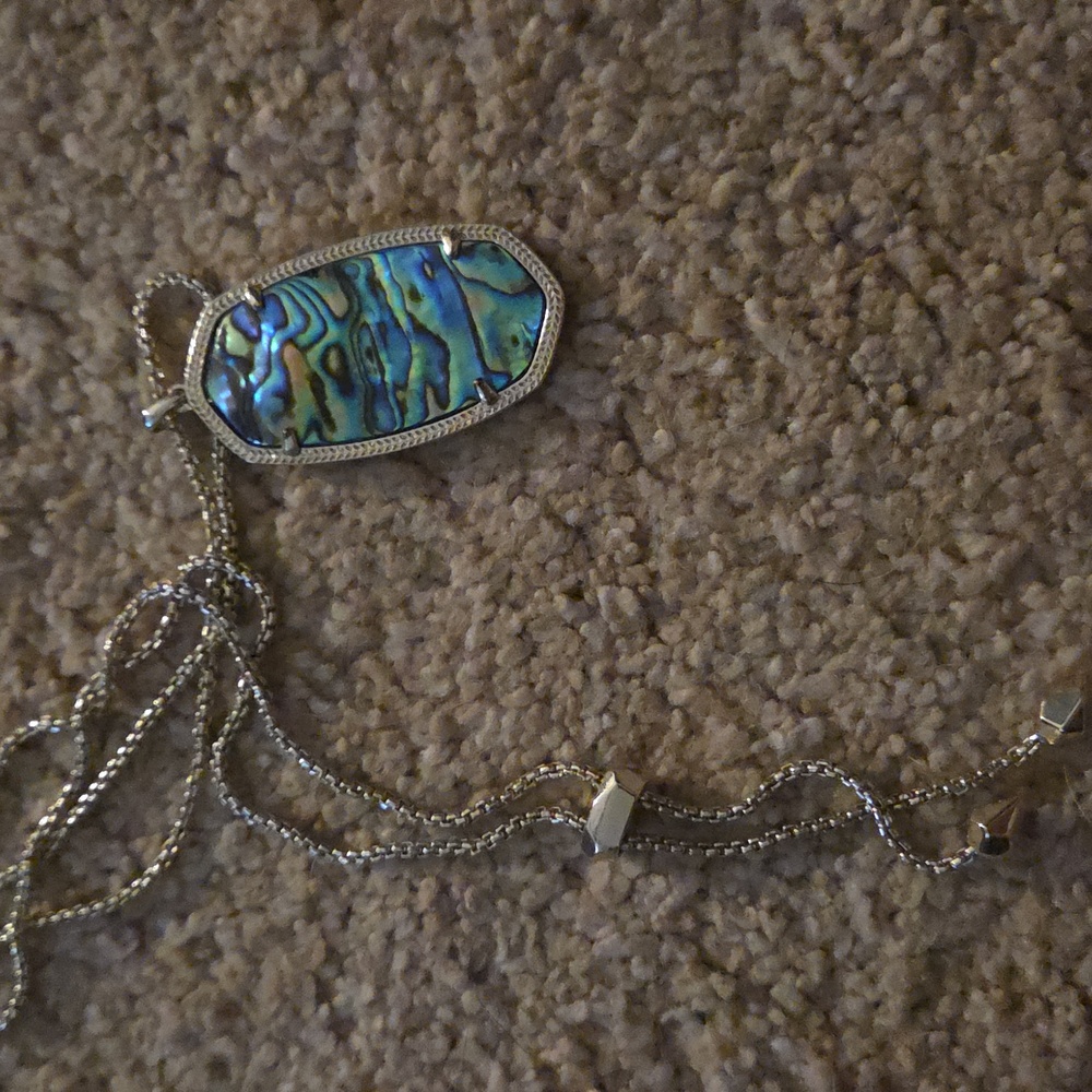 Kendra Scott Reid Abalone Pendant Necklace - Picture 5 of 5